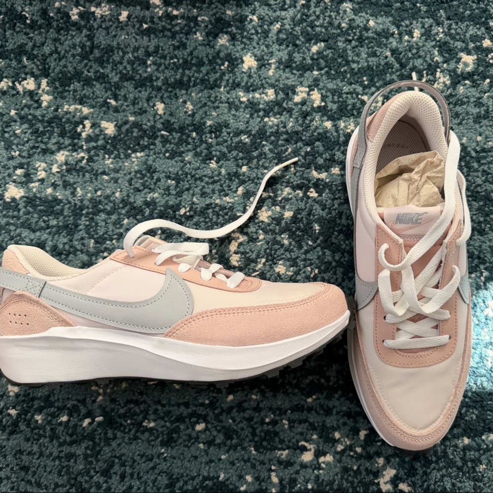 Nike Women’s Waffle Debut Sneaker - New In Box - size 8.5